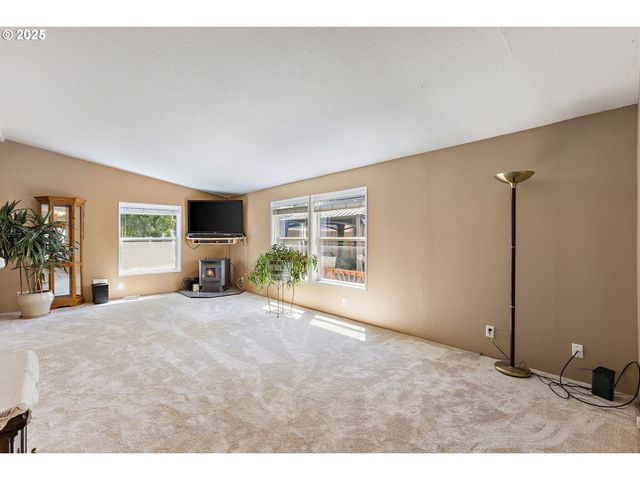 17969 S GRANT Dr, Oregon City, OR 97045