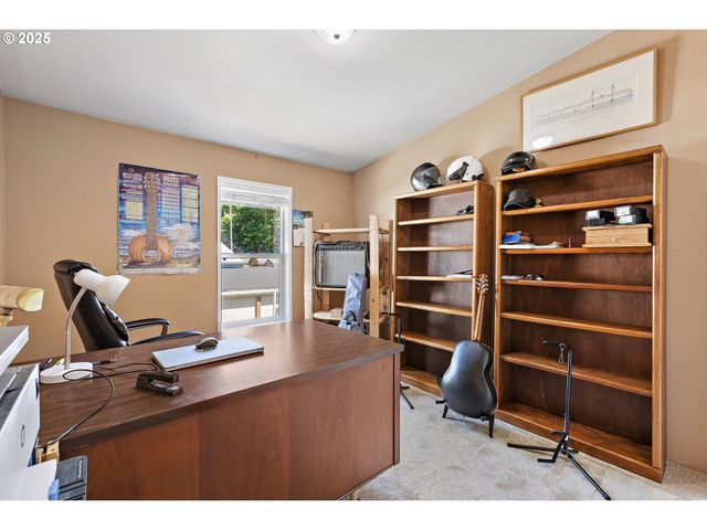 17969 S GRANT Dr, Oregon City, OR 97045
