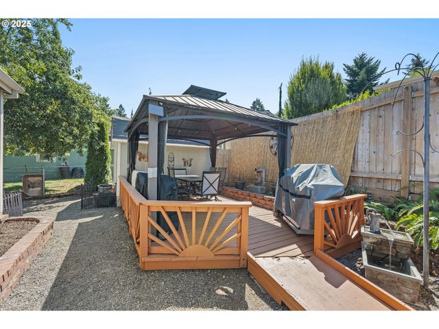 17969 S GRANT Dr, Oregon City, OR 97045