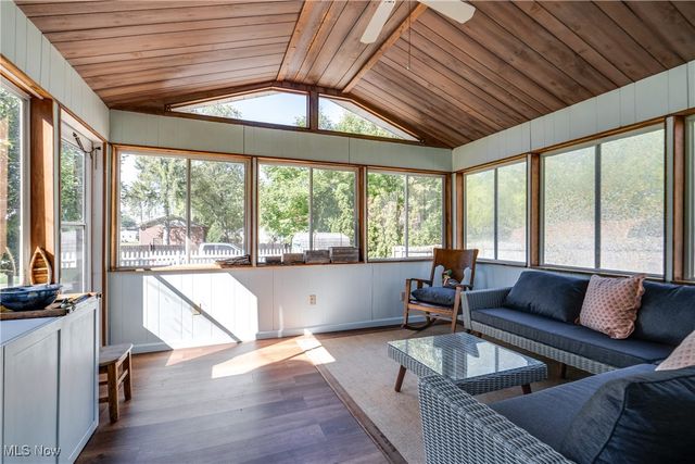 3076 N Turkeyfoot Road, Akron, OH 44319