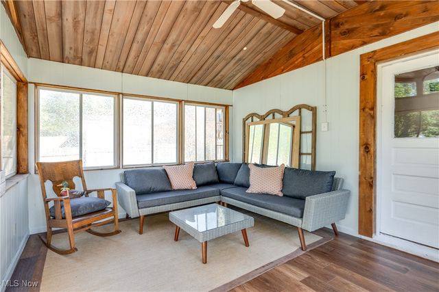 3076 N Turkeyfoot Road, Akron, OH 44319