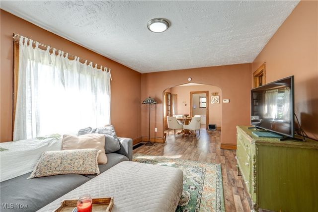 3076 N Turkeyfoot Road, Akron, OH 44319