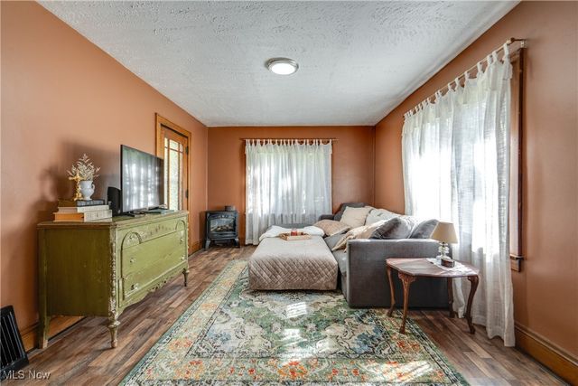 3076 N Turkeyfoot Road, Akron, OH 44319