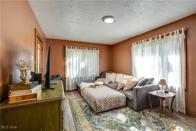 3076 N Turkeyfoot Road, Akron, OH 44319