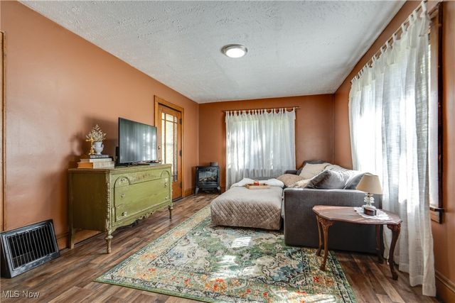 3076 N Turkeyfoot Road, Akron, OH 44319