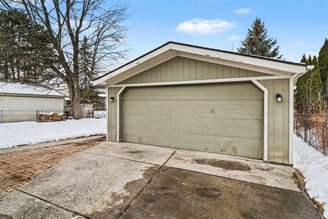 35755 Connecticut Drive, Sterling Heights, MI 48310