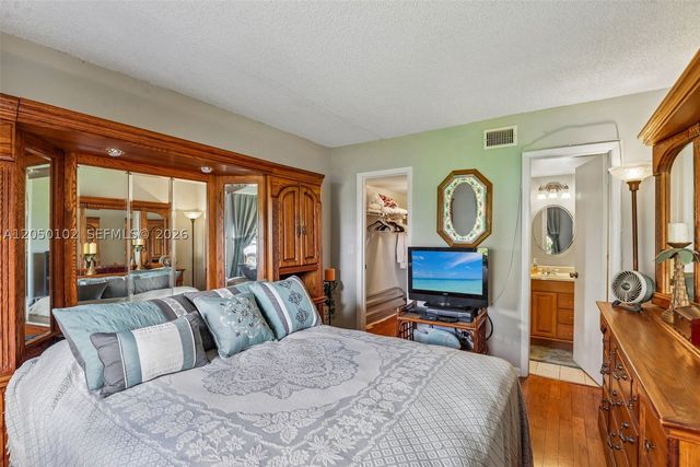 7094 Golf Colony Ct 104, Lake Worth, FL 33467