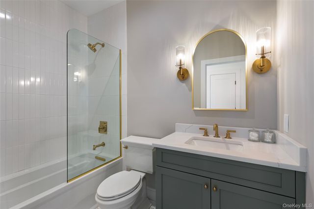 140 Celine Lane 12, Yaphank, NY 11980