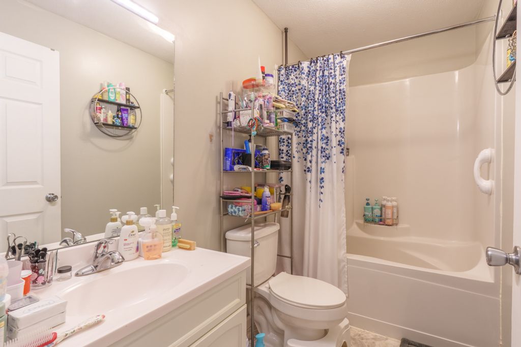 Image 26 of property listing at 418 Marteeny Street, Mt Vernon, IL 62864