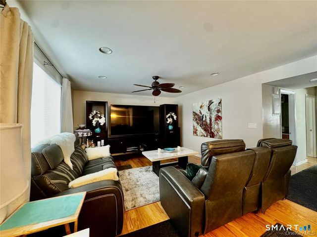 53 Jefferson Oval B, Yorktown, NY 10598