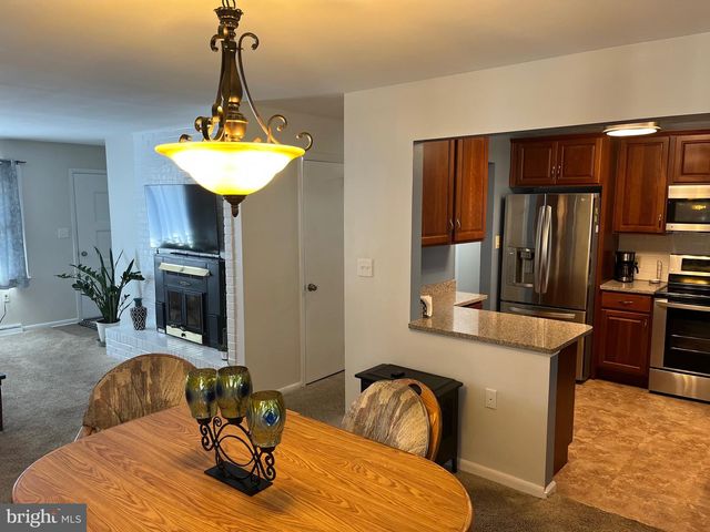 4912 SUNSET DR, Harrisburg, PA 17112