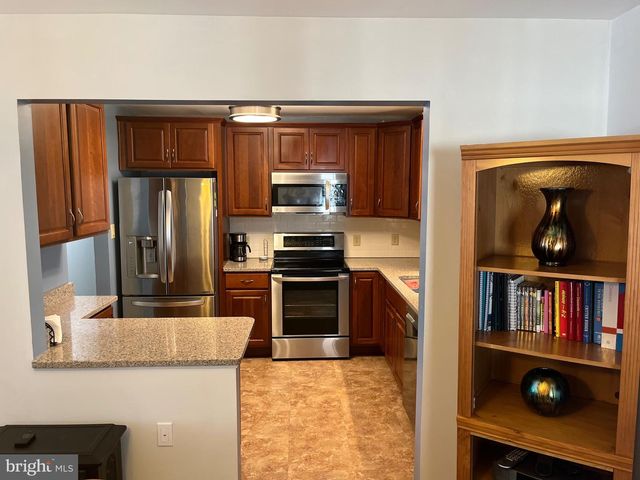 4912 SUNSET DR, Harrisburg, PA 17112