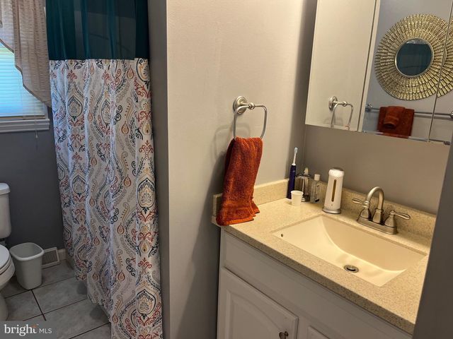 4912 SUNSET DR, Harrisburg, PA 17112