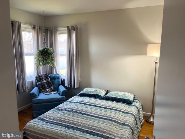 4912 SUNSET DR, Harrisburg, PA 17112