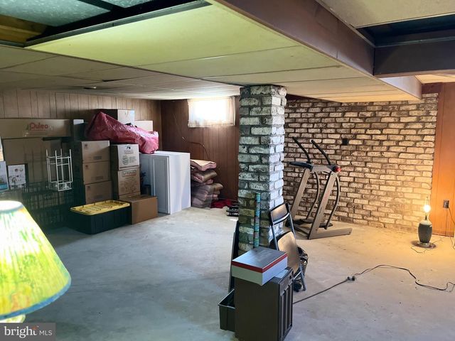 4912 SUNSET DR, Harrisburg, PA 17112