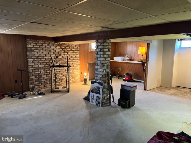 4912 SUNSET DR, Harrisburg, PA 17112