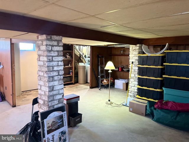 4912 SUNSET DR, Harrisburg, PA 17112