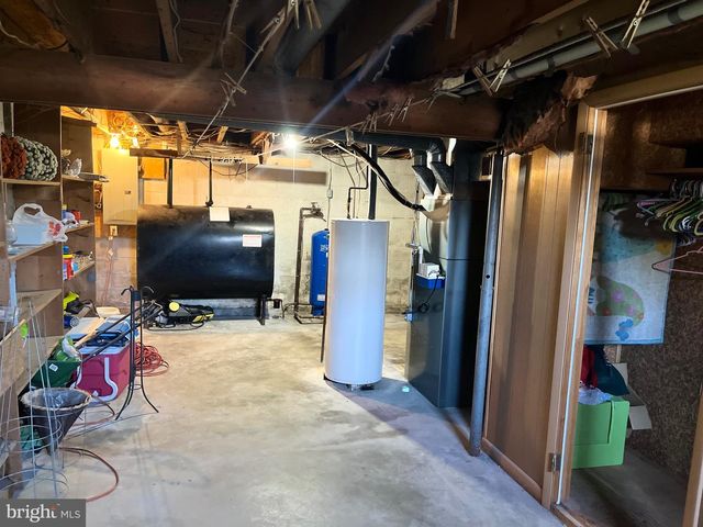 4912 SUNSET DR, Harrisburg, PA 17112