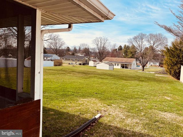 4912 SUNSET DR, Harrisburg, PA 17112