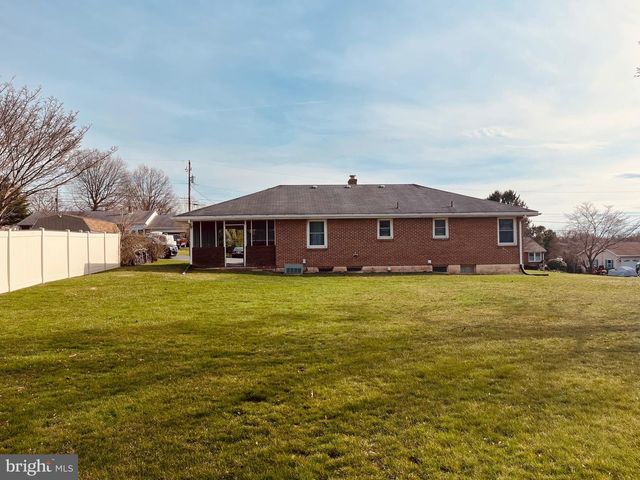 4912 SUNSET DR, Harrisburg, PA 17112