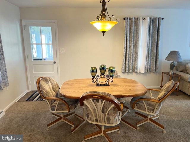 4912 SUNSET DR, Harrisburg, PA 17112