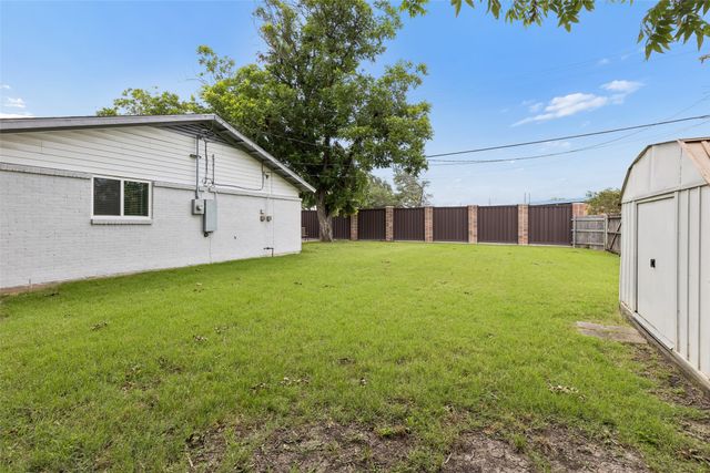 2512 Towerwood Drive, Carrollton, TX 75006