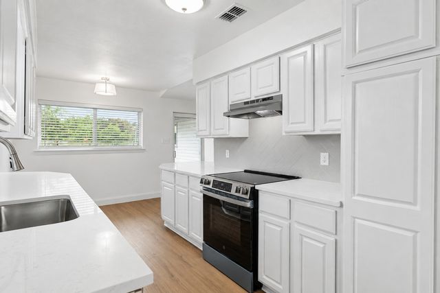2512 Towerwood Drive, Carrollton, TX 75006