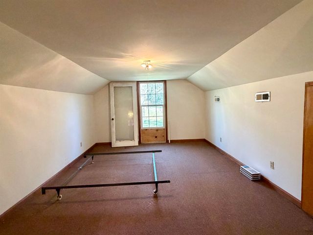 519 CLAYHILL DR, Selmer, TN 38375