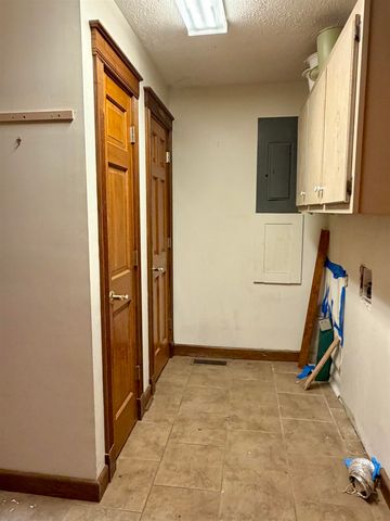 519 CLAYHILL DR, Selmer, TN 38375