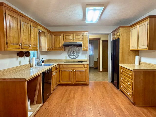 519 CLAYHILL DR, Selmer, TN 38375