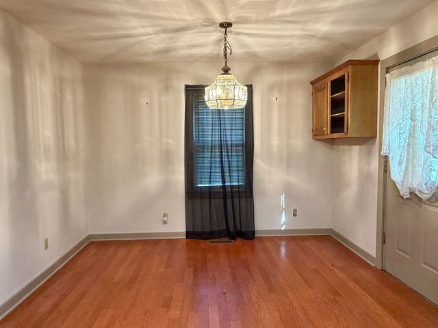 519 CLAYHILL DR, Selmer, TN 38375