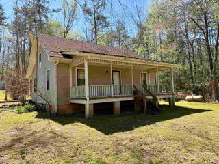 519 CLAYHILL DR, Selmer, TN 38375