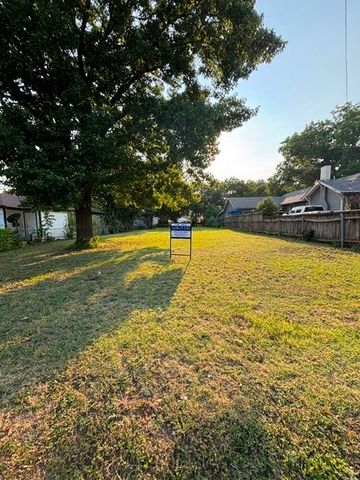 421 Ogden Avenue, Cockrell Hill, TX 75211
