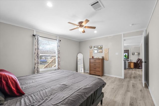 1208 Lindale Terrace, Pelican Bay, TX 76020