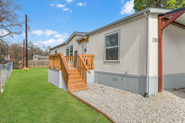 1208 Lindale Terrace, Pelican Bay, TX 76020