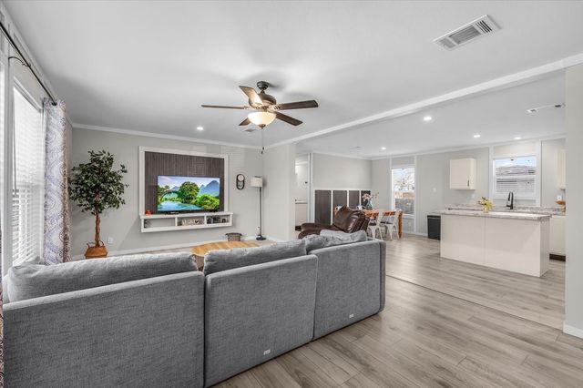 1208 Lindale Terrace, Pelican Bay, TX 76020