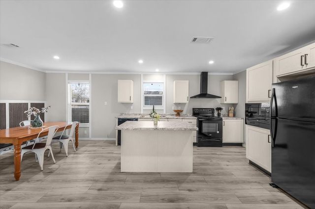 1208 Lindale Terrace, Pelican Bay, TX 76020