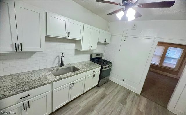2201 Oakdale Road, Cleveland Heights, OH 44118