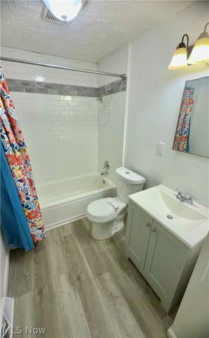 2201 Oakdale Road, Cleveland Heights, OH 44118