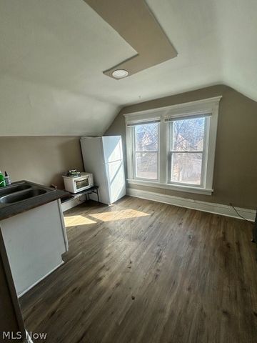 2201 Oakdale Road, Cleveland Heights, OH 44118