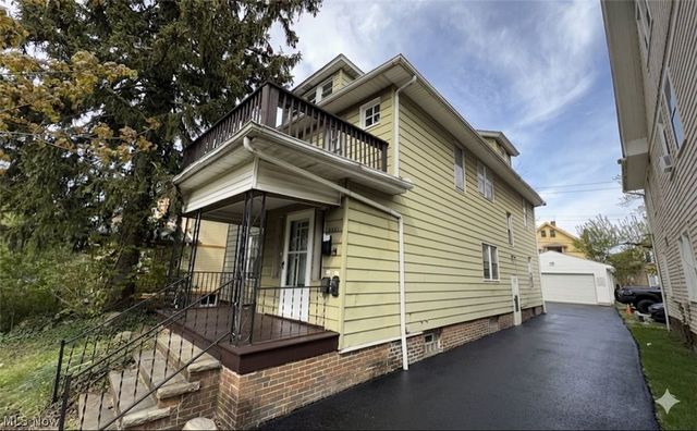 2201 Oakdale Road, Cleveland Heights, OH 44118