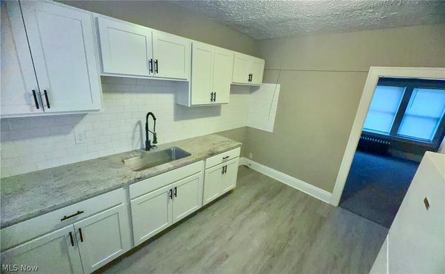 2201 Oakdale Road, Cleveland Heights, OH 44118