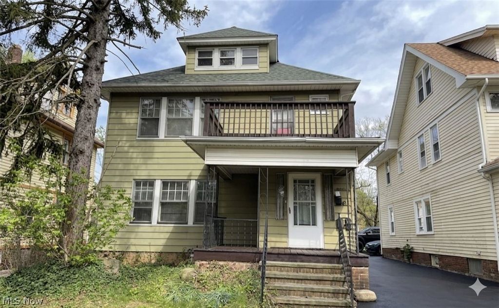2201 Oakdale Road, Cleveland Heights, OH 44118