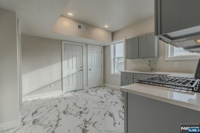 882 14th Street 2, Newark, NJ 07108