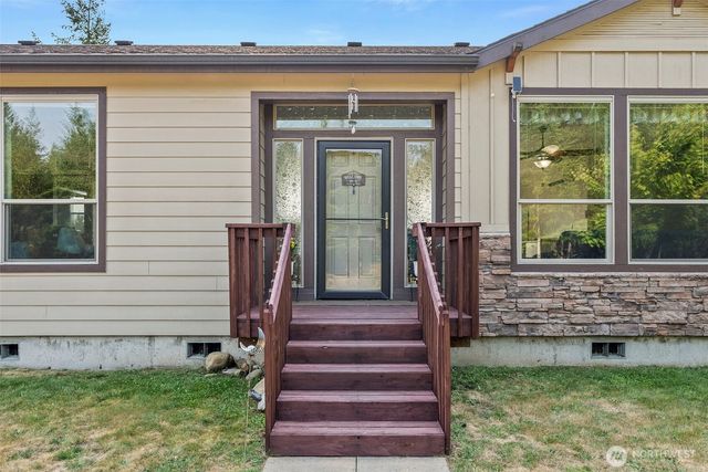 351 N Evening Star Lane, Hoodsport, WA 98548