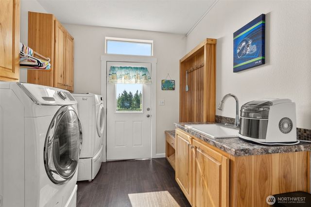 351 N Evening Star Lane, Hoodsport, WA 98548