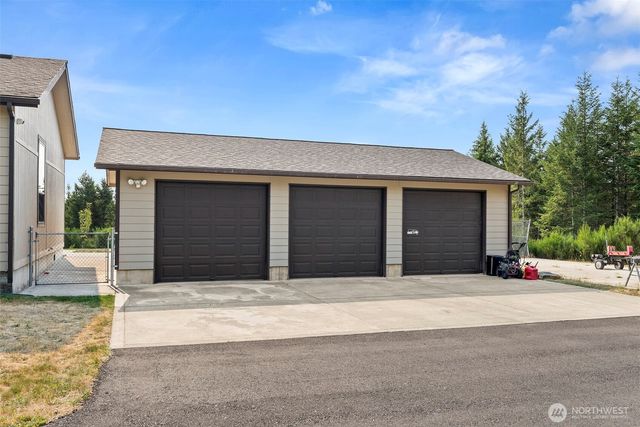 351 N Evening Star Lane, Hoodsport, WA 98548