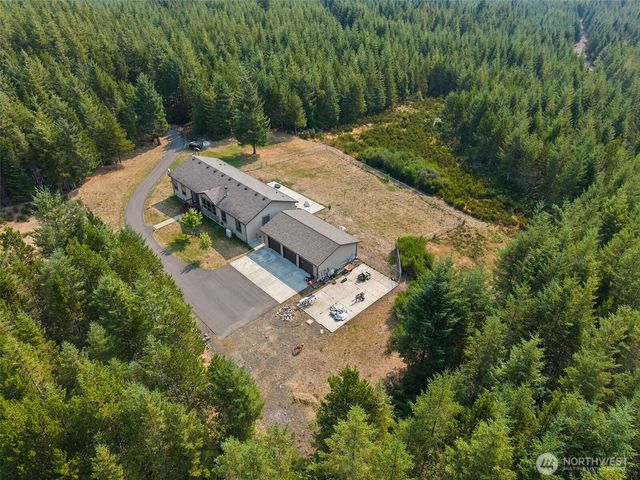 351 N Evening Star Lane, Hoodsport, WA 98548