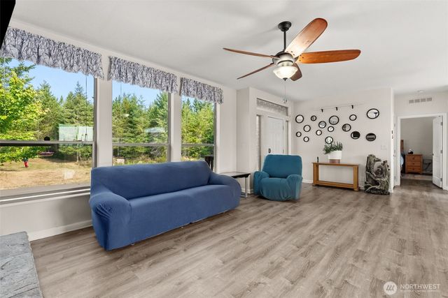 351 N Evening Star Lane, Hoodsport, WA 98548