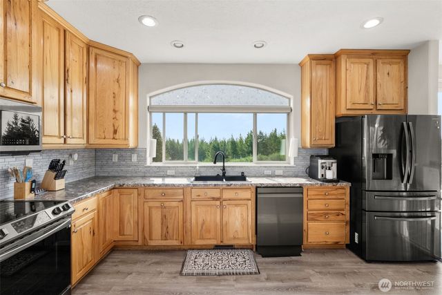 351 N Evening Star Lane, Hoodsport, WA 98548